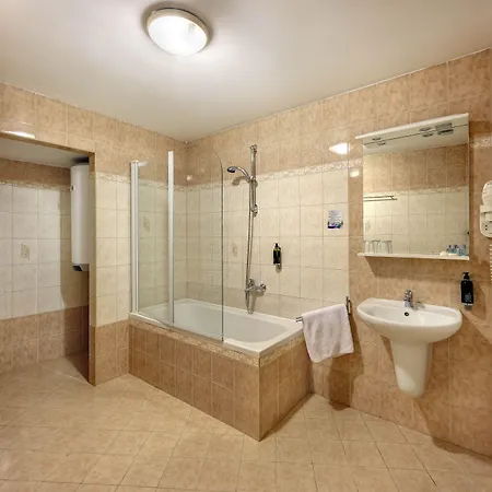 Salvator Hotel 3*