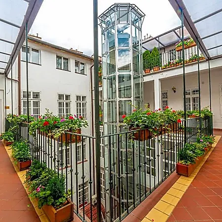 Salvator Hotel 3*